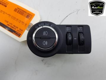 LICHTSCHAKELAAR Astra J Sports Tourer (PD8 / PE8 / PF8) beschikbaar voor biedingen