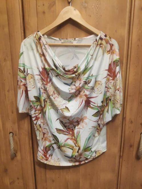 Blouse met bloemen X&O One Size, Kleding | Dames, T-shirts, Zo goed als nieuw, Wit, Ophalen of Verzenden