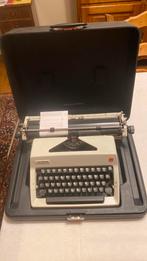 Olympia typmachine in luxekoffer, Diversen, Typemachines, Ophalen, Zo goed als nieuw
