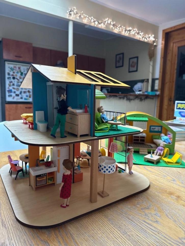 Poppenhuis + Caravan Djeco Volledige Set, Kinderen en Baby's, Speelgoed | Poppenhuizen, Gebruikt, Poppenhuis, Ophalen of Verzenden