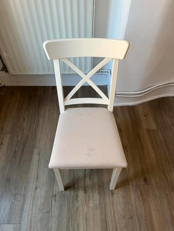 IKEA INGOLF witte houten stoel beschikbaar voor biedingen
