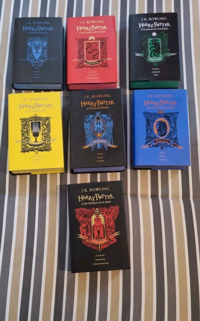 Lot 7 livres Harry Potter – Éditions des Maisons (Gallimard), Collections, Harry Potter, Comme neuf, Livre, Poster ou Affiche