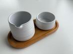Nespresso keramiek melkkan + suikerpot met bamboe dienblad, Huis en Inrichting, Keuken | Servies, Ophalen, Keramiek, Overige typen