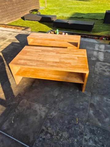 Salontafel met bijhorende tv-meubel beschikbaar voor biedingen