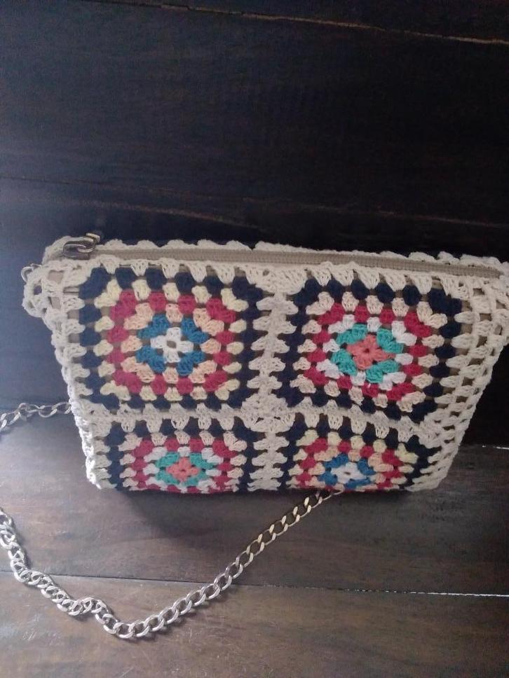 Magnifique sac à main en crochet Gianfranco Ferre, Bijoux, Sacs & Beauté, Sacs | Sacs à bandoulière, Utilisé, Autres marques, Envoi