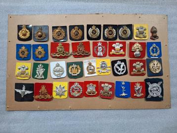Lot 35 stuks Britse Insignes beschikbaar voor biedingen