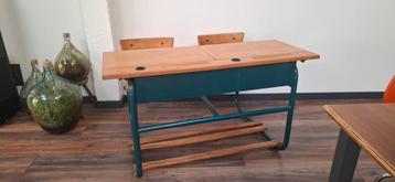 Mooie vintage schoolbank  beschikbaar voor biedingen