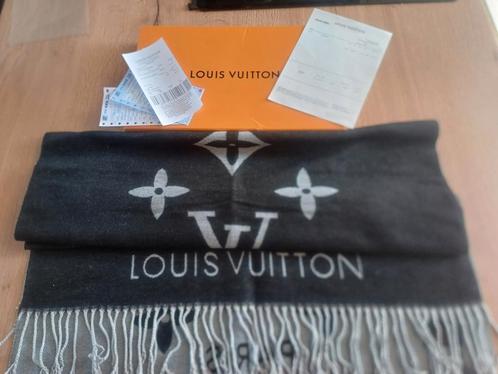 Echarpe Louis vuitton quasie neuf, Kleding | Heren, Mutsen, Sjaals en Handschoenen, Zo goed als nieuw, Sjaal, Overige maten, Ophalen of Verzenden