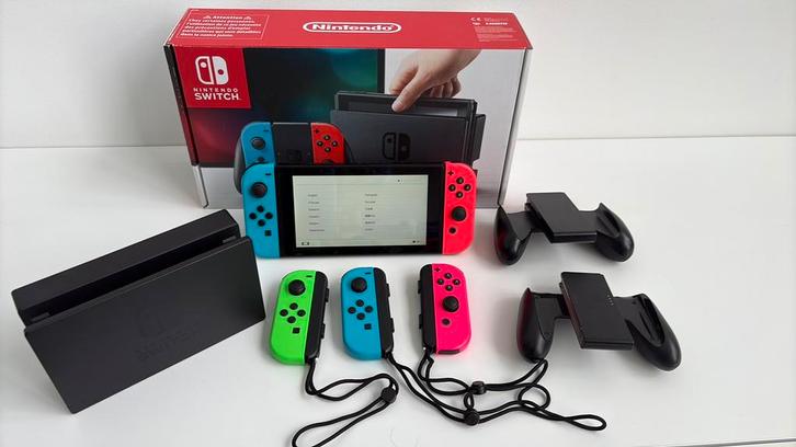 +++ Nintendo Switch  +++  🎮, Games en Spelcomputers, Spelcomputers | Nintendo Switch, Gebruikt, Switch Original, Met 3 controllers of meer