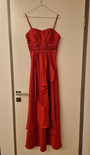 Robe de soirée longue beschikbaar voor biedingen