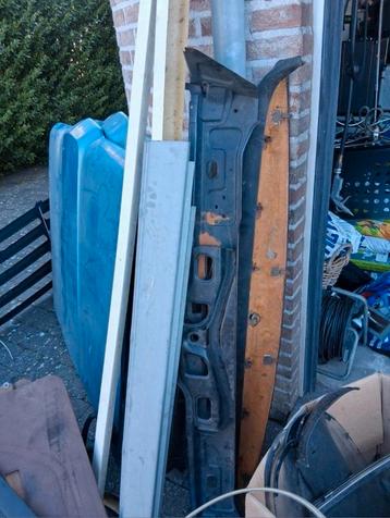 Lot oldtimer Ford Taunus Capri onderdelen  beschikbaar voor biedingen