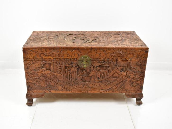 Handgesneden Chinese cederhouten kist met messing slot, Huis en Inrichting, Woonaccessoires | Kisten, Gebruikt, 50 tot 75 cm, Minder dan 50 cm