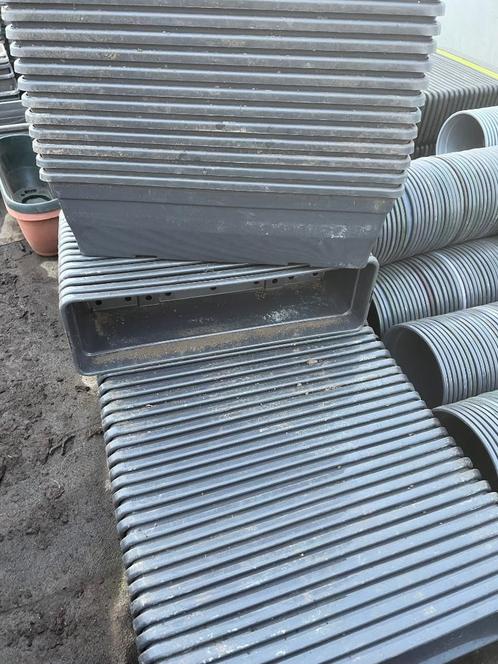 Stevige grijze bloembakken van 50 cm, Tuin en Terras, Bloembakken en Plantenbakken, Zo goed als nieuw, Kunststof, Binnen, Balkon