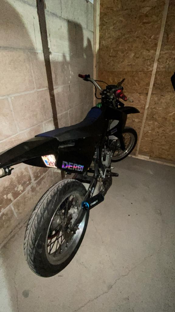 Derbi senda, Fietsen en Brommers, Brommers | Derbi, Zo goed als nieuw, Ophalen