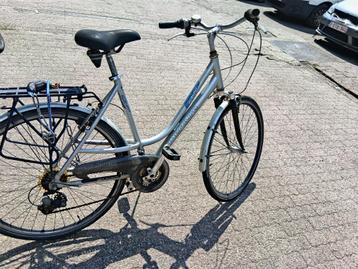 Damesfiets  beschikbaar voor biedingen