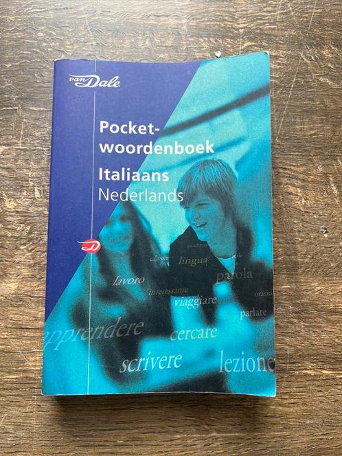 Van Dale pocket woordenboek Italiaans - Nederlands, Boeken, Woordenboeken, Zo goed als nieuw, Italiaans, Van Dale, Ophalen of Verzenden
