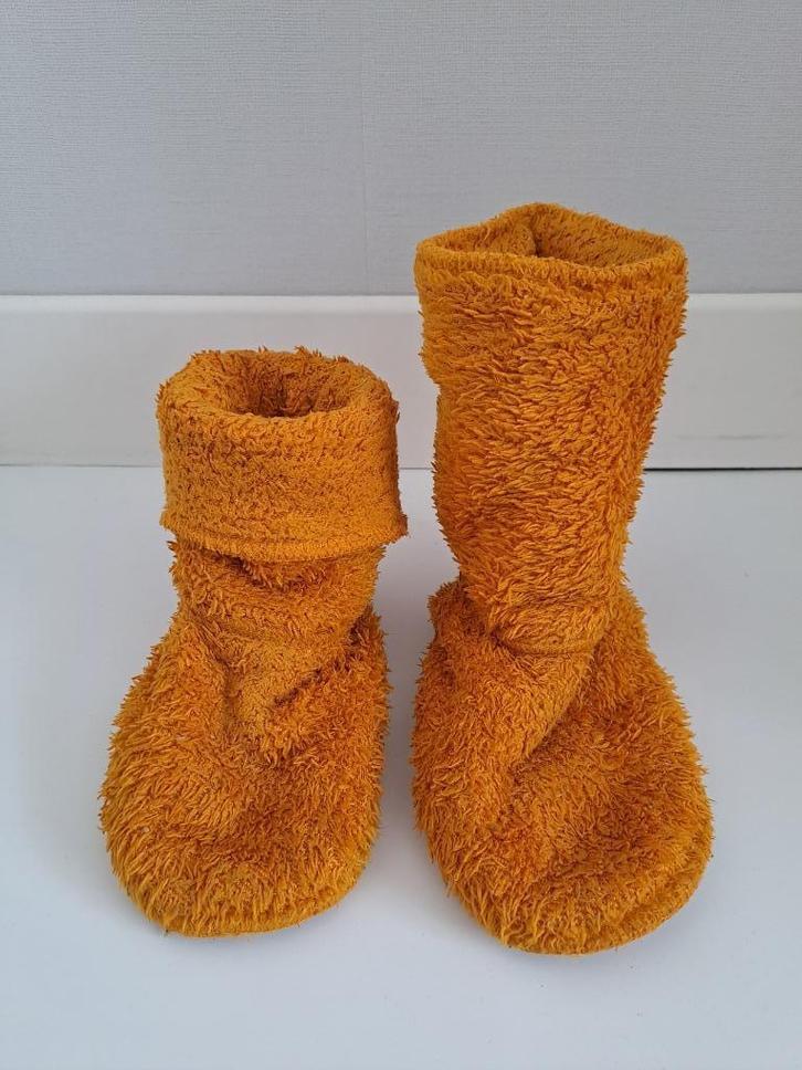 Woody pantoffels oranje maat 5 of maat 26/30, Kinderen en Baby's, Kinderkleding | Schoenen en Sokken, Gebruikt, Overige typen