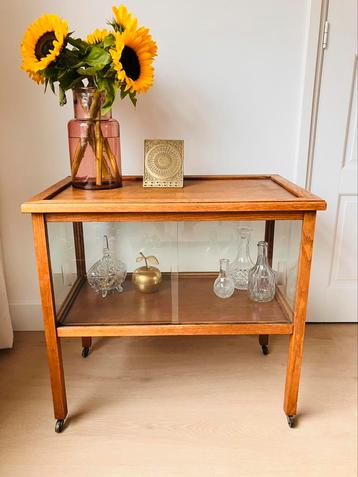 Mooi oud brocante theekastje beschikbaar voor biedingen