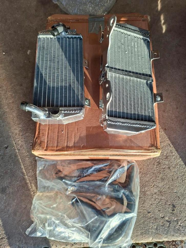 Radiator kawasaki kx 250 1986, Motoren, Onderdelen | Kawasaki, Ophalen of Verzenden