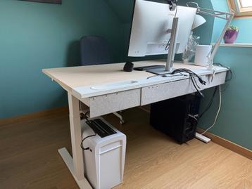 IKEA Mittzon Bureau 140x80cm Wit + Berkenfineer beschikbaar voor biedingen