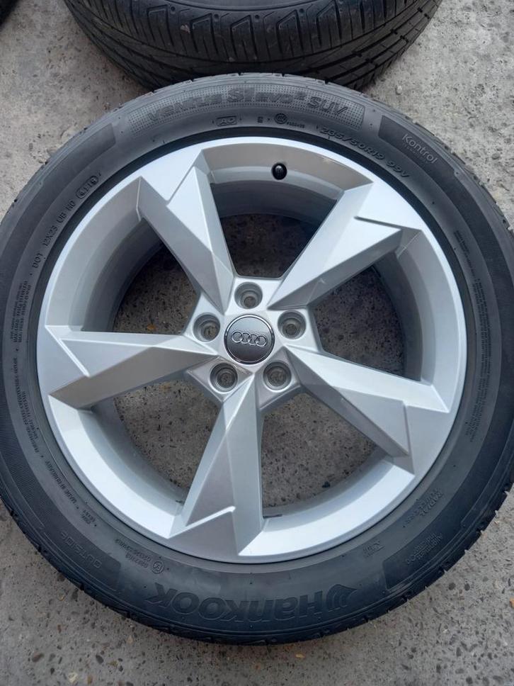 Jantes d'origine Audi Q3 avec pneus d'été de 19 pouces, Autos : Divers, Enjoliveurs, Enlèvement