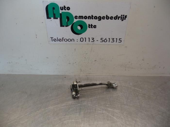 Butée 2portes droite d'un Renault Trafic (Trafic 01-), Autos : Pièces & Accessoires, Carrosserie & Tôlerie, Renault, Utilisé, 3 mois de garantie