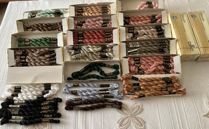 nieuwe DMC Perlé nr 3 en 5 garens (5 gram strengetjes), Hobby & Loisirs créatifs, Broderie & Machines à broder, Neuf, Fil à broder ou Soie