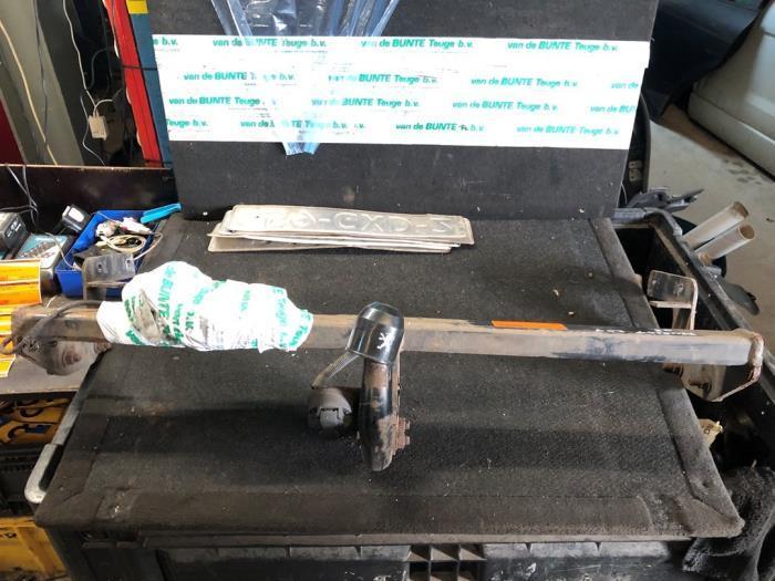 Trekhaak van een Peugeot 207, Auto-onderdelen, Ophanging en Onderstel, Peugeot, Gebruikt, 3 maanden garantie, Ophalen of Verzenden