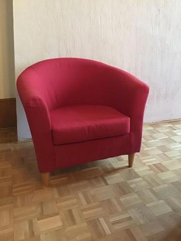 Kuipzetel rood beschikbaar voor biedingen