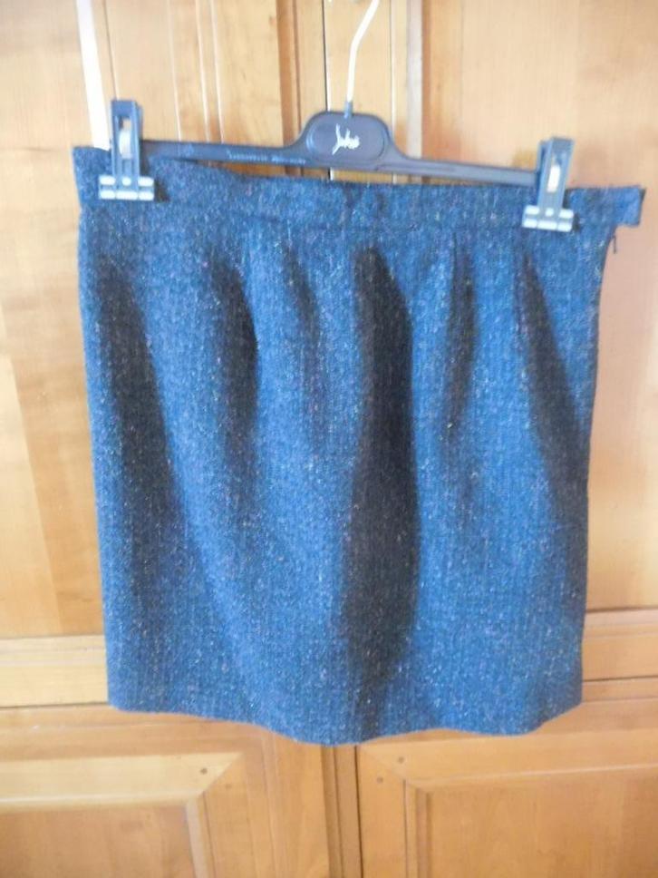 Jupe noire avec points de couleur, Vêtements | Femmes, Jupes, Comme neuf, Taille 42/44 (L), Noir, Au-dessus du genou, Enlèvement ou Envoi