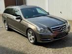 Mercedes-benz E klasse 240, Auto's, Mercedes-Benz, Lichtmetalen velgen, Leder, Handgeschakeld, 5 deurs