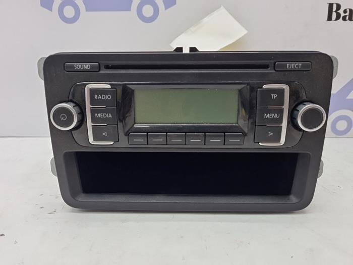 Radio van een Volkswagen Polo, Auto-onderdelen, Elektronica en Kabels, Volkswagen, Gebruikt, 3 maanden garantie