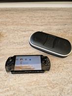 PSP 2000 series met games en videos, Games en Spelcomputers, Spelcomputers | Sony PSP, Ophalen of Verzenden, Zo goed als nieuw
