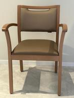 Stoel voor bejaarde, Huis en Inrichting, Stoelen, Ophalen, Zo goed als nieuw, Bruin, Hout