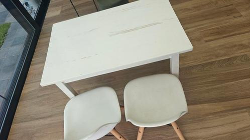 Rechthoekig tafeltje+ twee kinderdtoeltjes, Kinderen en Baby's, Kinderkamer | Tafels en Stoelen, Gebruikt, Ophalen
