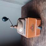 Koffiemolen en wafelijzer, Antiek en Kunst, Ophalen of Verzenden