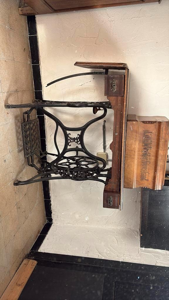 Authentieke naaimachine, Antiek en Kunst, Antiek | Naaimachines, Ophalen