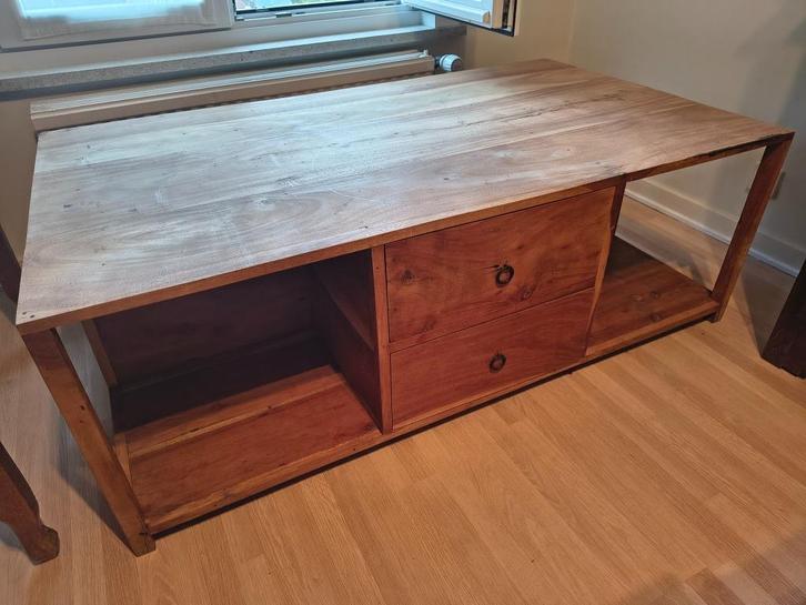 Grote houten salontafel met veel opbergruimte - te TIELT, Huis en Inrichting, Tafels | Salontafels, Zo goed als nieuw, Minder dan 50 cm