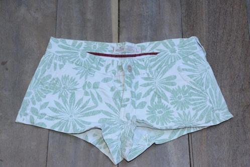Short Hollister blanc vert size 5 (= 34/36), Vêtements | Femmes, Culottes & Pantalons, Porté, Taille 36 (S), Vert, Courts, Envoi