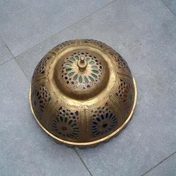 Oosterse koper lamp met gekleurd glas goeie staat – €50 beschikbaar voor biedingen