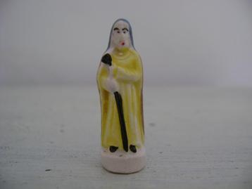 miniatuur beeldje aardewerk man met zeis 4cm, Enlèvement ou Envoi, Comme neuf, Humain
