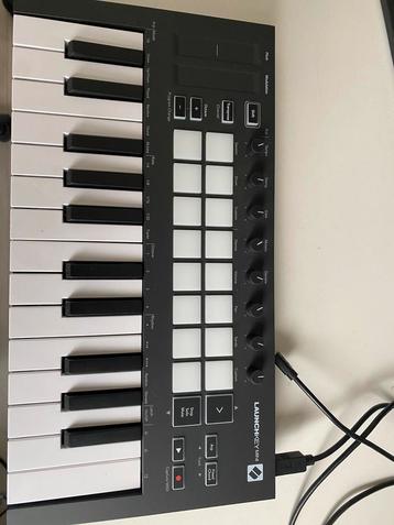 Launchkey mini sampler (met ableton), Muziek en Instrumenten, Midi-apparatuur, Ophalen of Verzenden, Nieuw