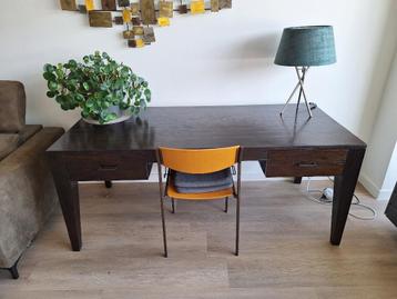 Wooden desk  beschikbaar voor biedingen