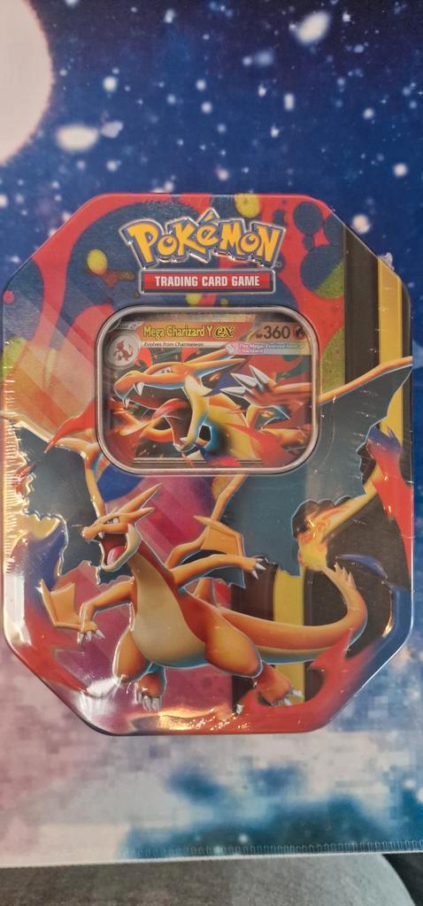 Pokémon: Mega Charizard Y EX-Tin (MEP 030), Hobby en Vrije tijd, Verzamelkaartspellen | Pokémon, Nieuw, Boosterbox, Ophalen of Verzenden