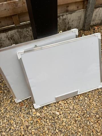 Whiteboards 2 stuks beschikbaar voor biedingen