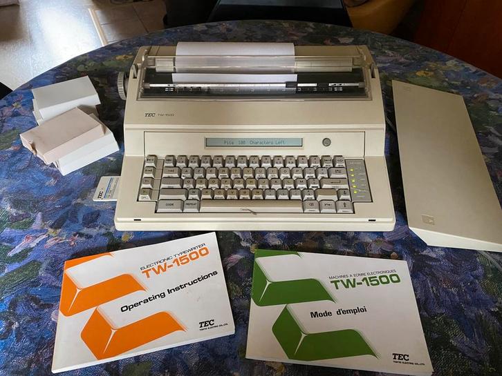Typemachine TEC TW-1500 + extra geheugenkaart, Diversen, Typemachines, Zo goed als nieuw, Ophalen of Verzenden