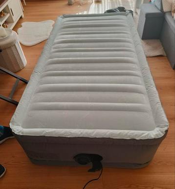 KOOPJE ! NIEUWE LUXE INTEX LUCHTMATRAS, 90x190cm beschikbaar voor biedingen