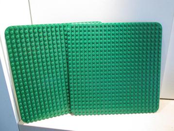 Duplo ; 2 grote groene grondplaten beschikbaar voor biedingen