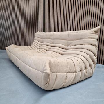 Ligne Roset Togo - Sand Alcantara driezits beschikbaar voor biedingen