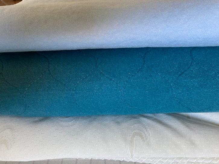 4 protège-matelas protège-matelas, Divers, Matériel Infirmier, Utilisé, Enlèvement ou Envoi